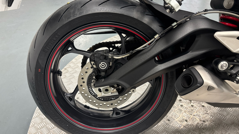 Triumph Street Triple R (20MY)